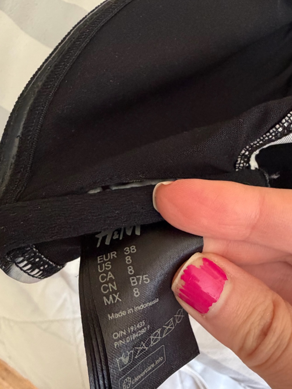 H&M Black Bandeau Bikini Top Ruched Zip Front Size M (US 8) - Picture 3 of 4